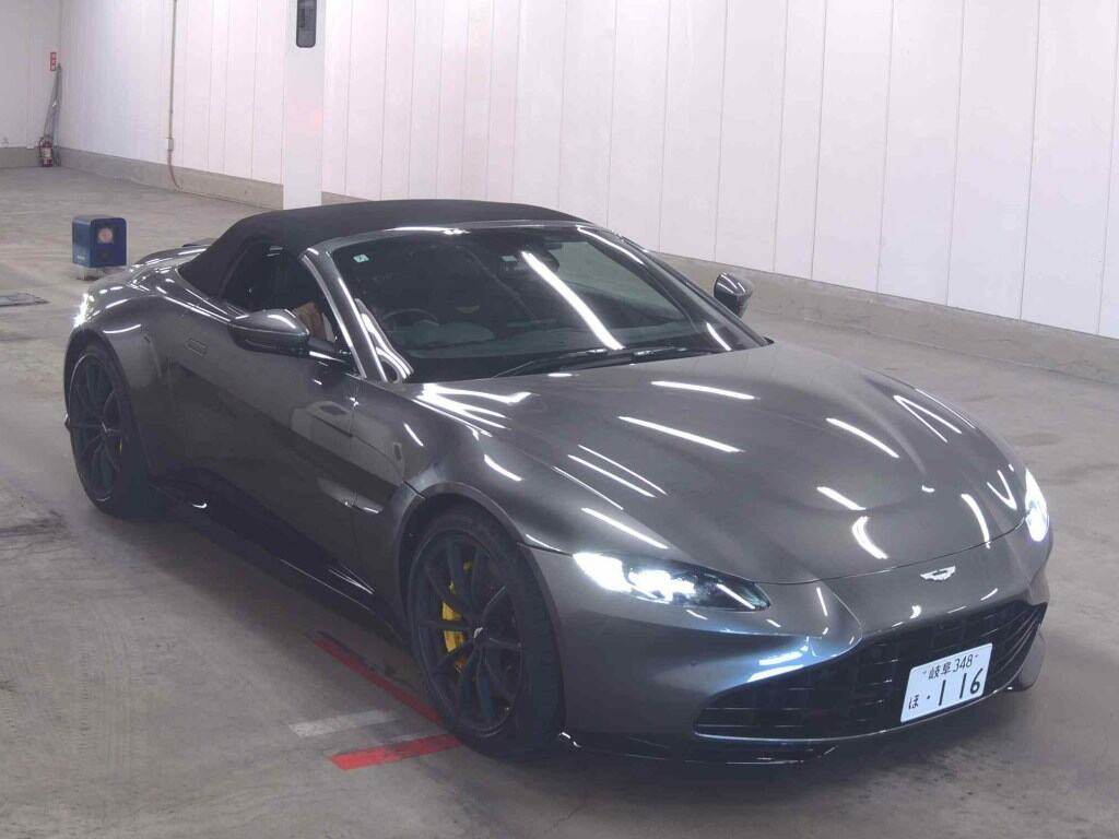 Aston Martin V8 Vantage 2022 z aukcji japońskiej