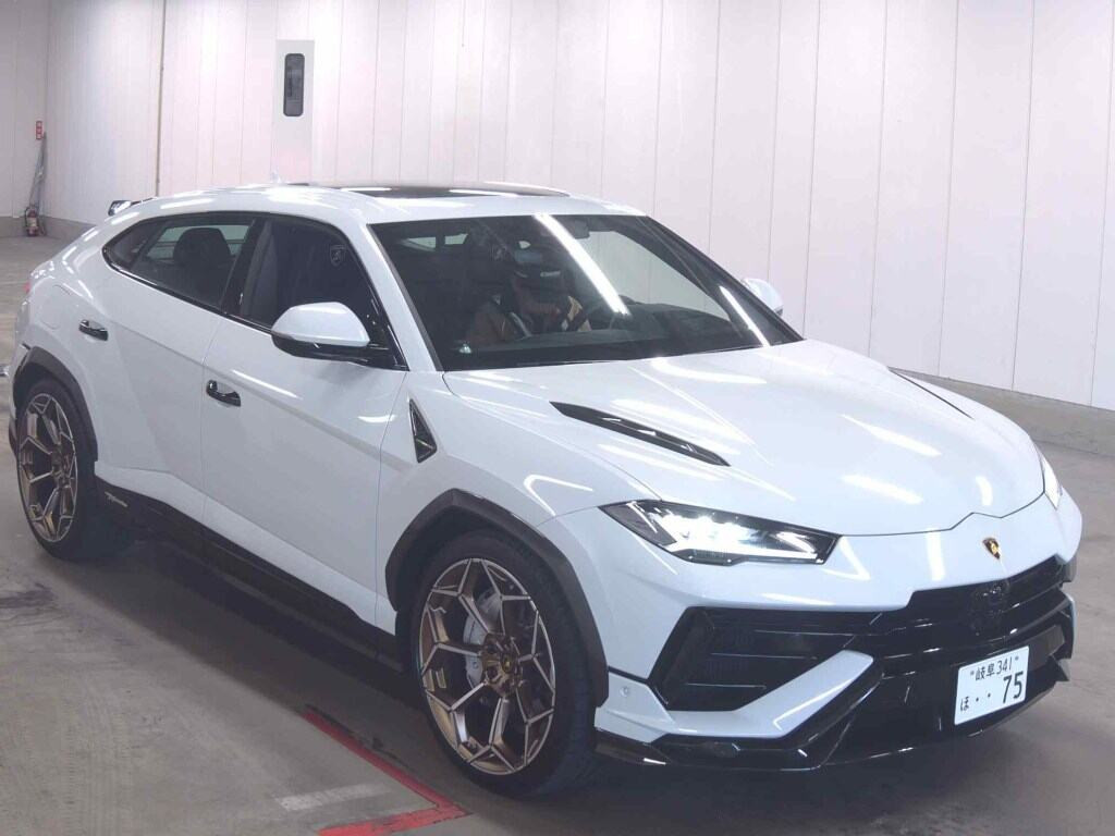 Lamborghini Urus 2024 z aukcji japońskiej