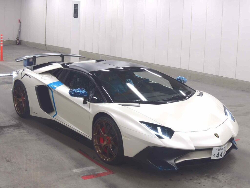 Lamborghini Aventador 2021 z aukcji japońskiej