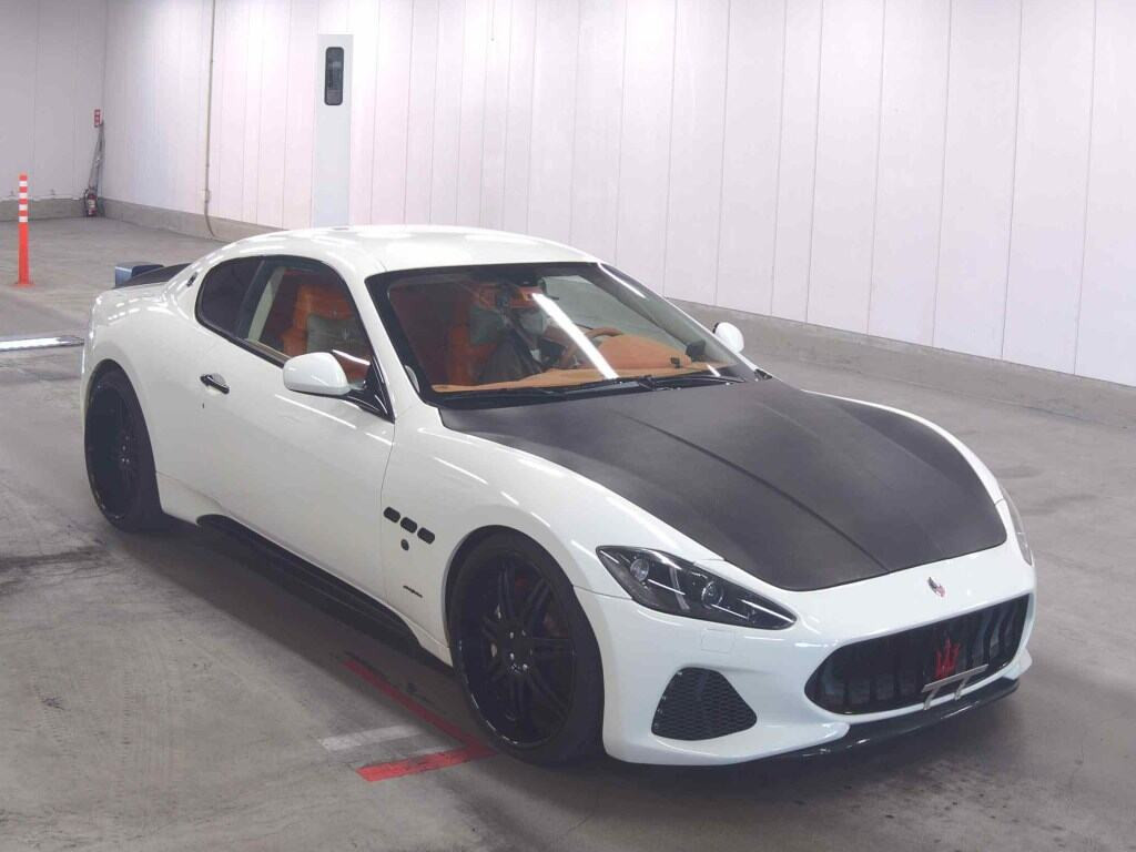 Maserati Granturismo 2008 z aukcji japońskiej