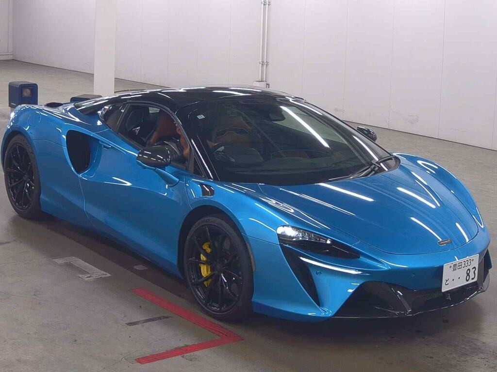 McLaren Artura 2024 z aukcji japońskiej