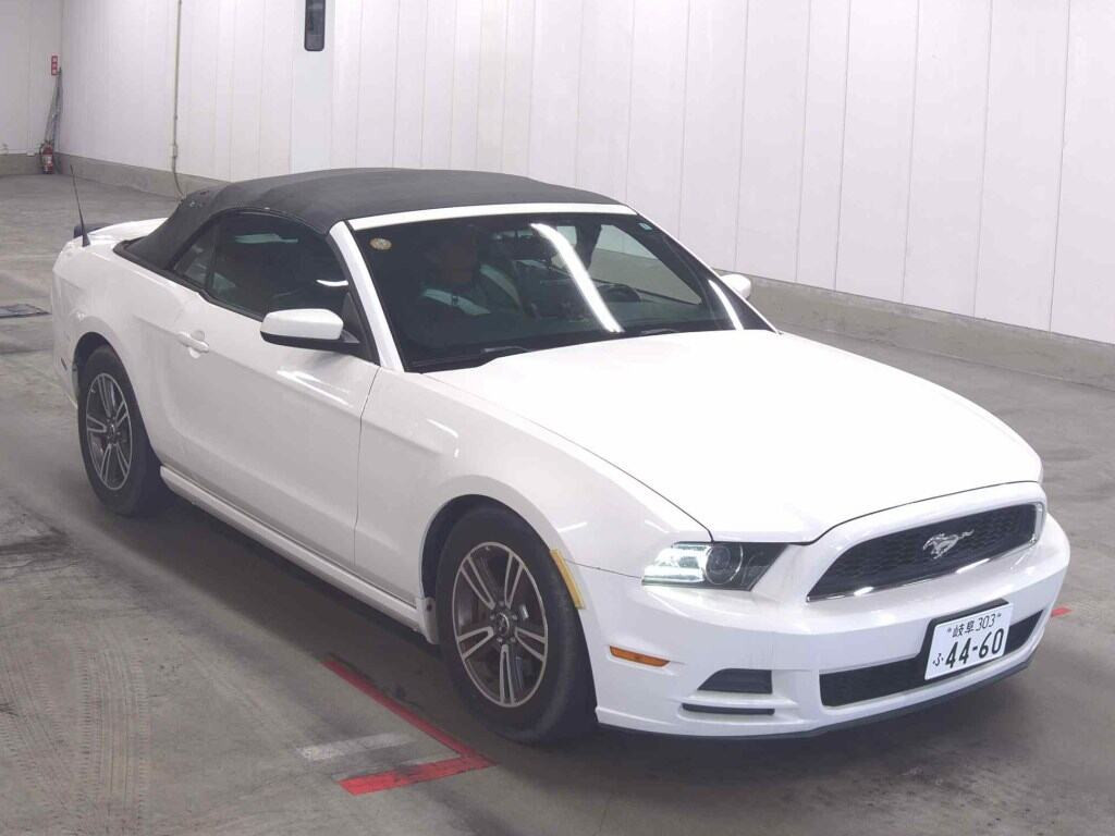 Ford Mustang 2013 з японського аукціону