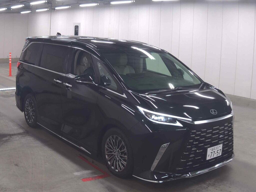 Lexus LM 2024 z aukcji japońskiej