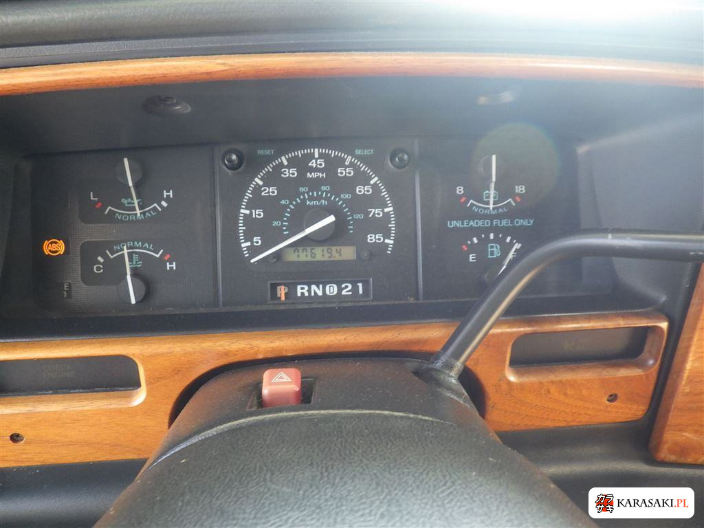 1999 Ford E-350 4D 6