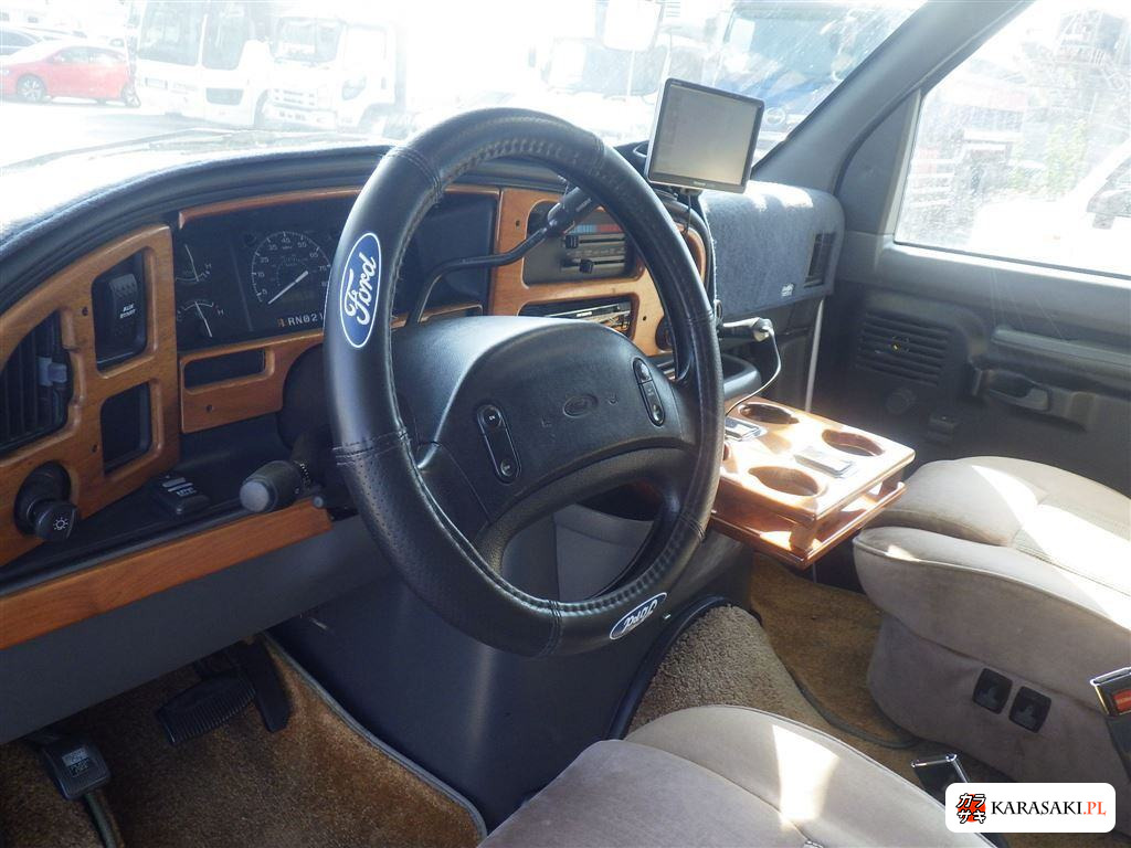 1999 Ford E-350 4D 5