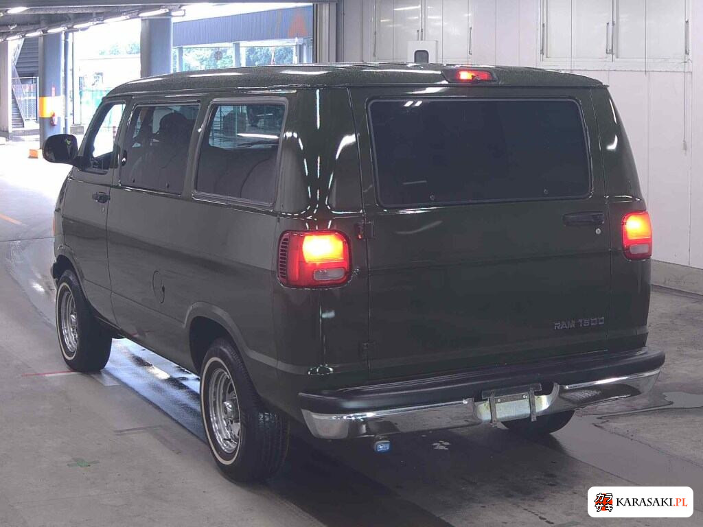 2004 Dodge Ram 4D 2
