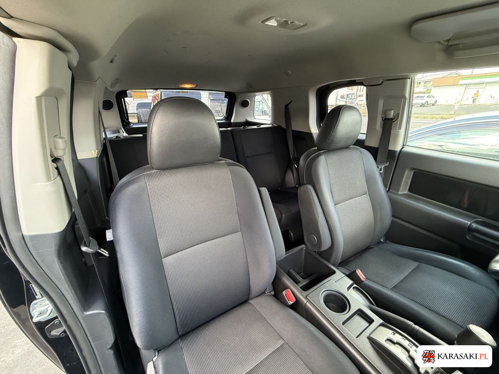 2010 America Toyota FJ Cruiser 8