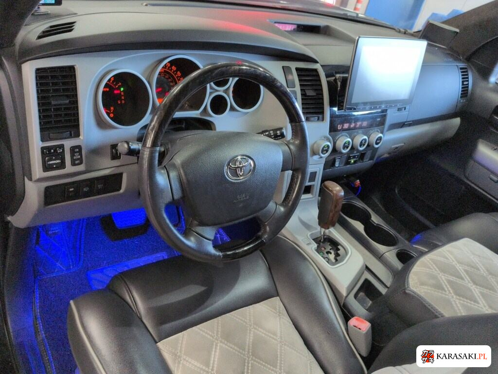 2012 America Toyota Sequoia 5D 4WD SR5 5