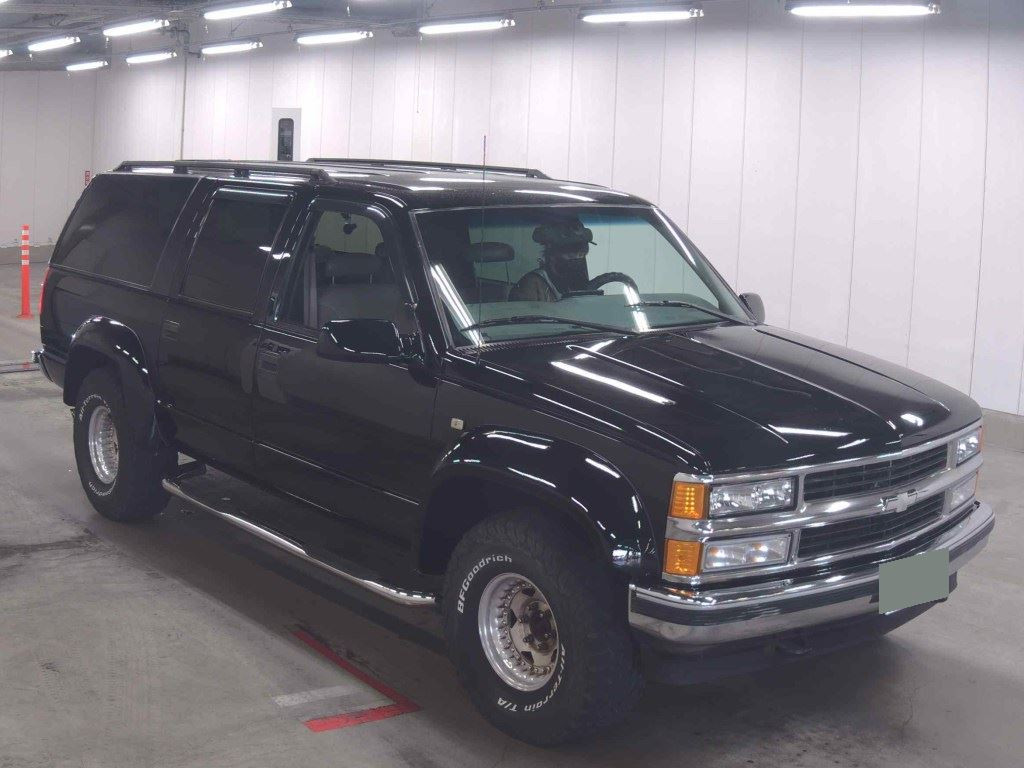 Chevrolet Suburban 1999 z aukcji japońskiej