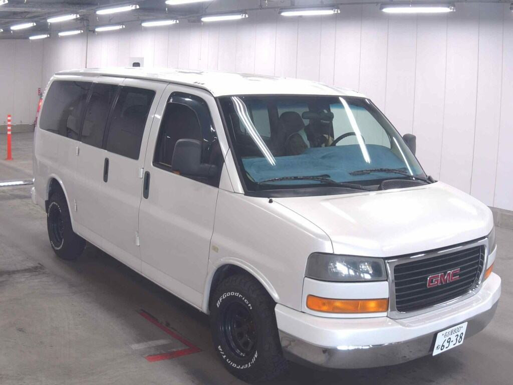GMC Savana 2004 z aukcji japońskiej