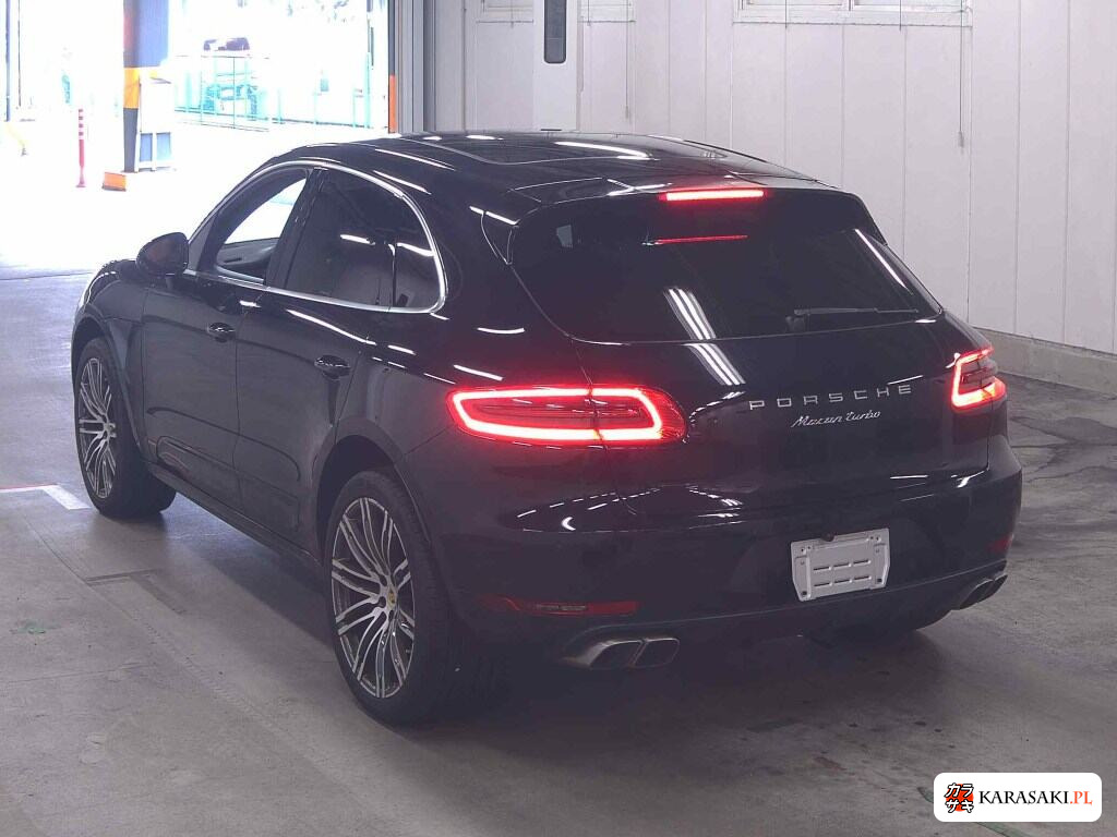 2014 Porsche Macan 4WD Turbo 2