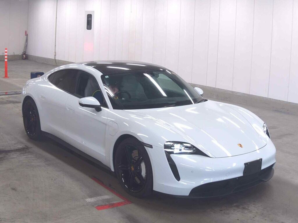 Porsche Taycan 2023 z aukcji japońskiej