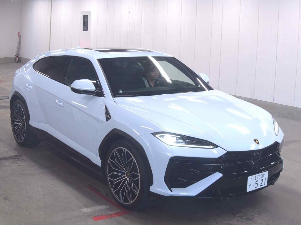 Lamborghini Urus 2026 z aukcji japońskiej