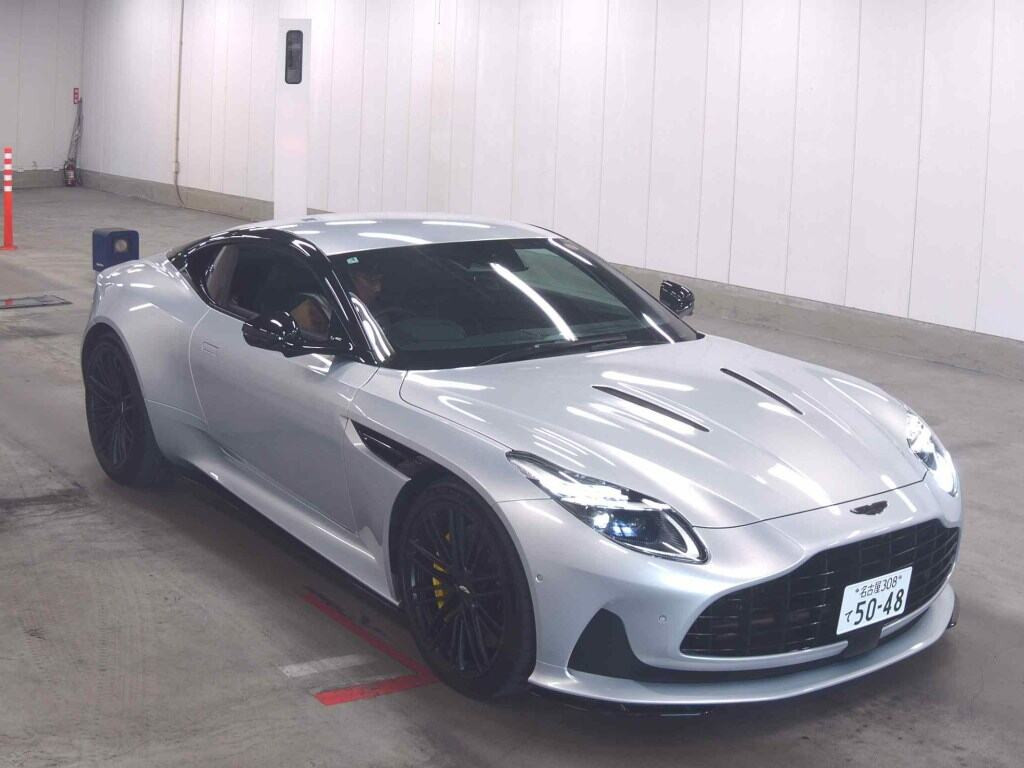 Aston Martin DB12 2025 z aukcji japońskiej