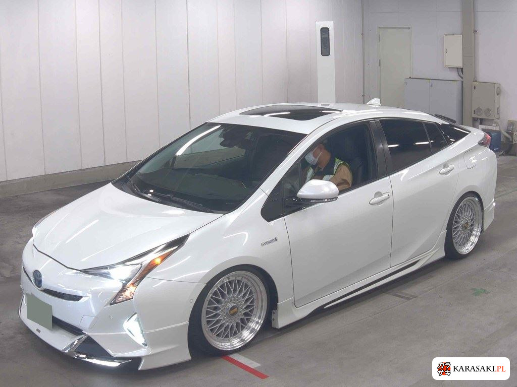 2023 America Toyota Prius 5D 3
