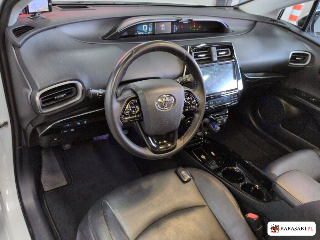 2023 America Toyota Prius 5D 5