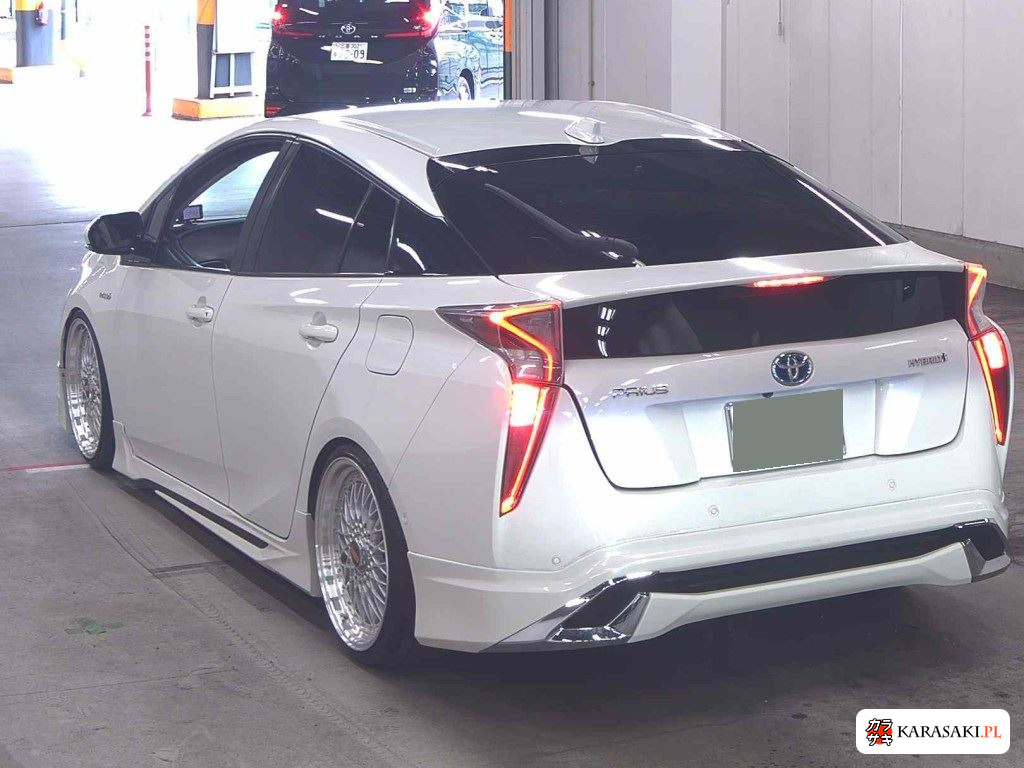 2023 America Toyota Prius 5D 2