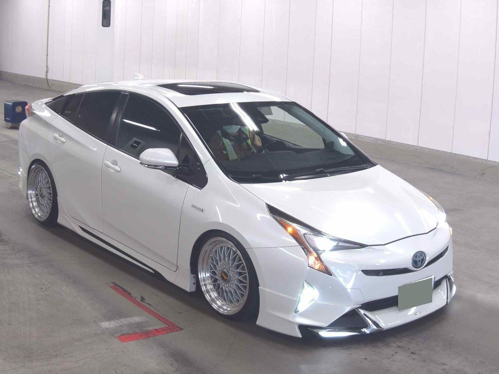 America Toyota Prius 2023 z aukcji japońskiej
