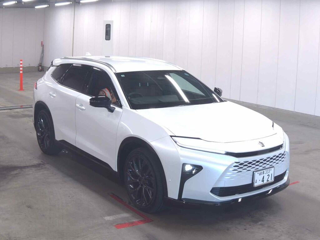 Toyota Crown Estate 2025 z aukcji japońskiej
