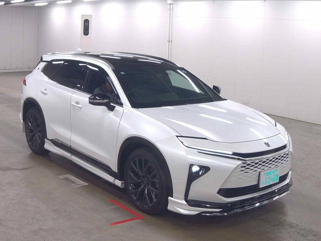 Toyota Crown Estate 2025 z aukcji japońskiej