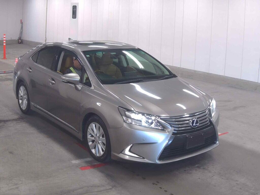 Lexus HS 2015 z aukcji japońskiej
