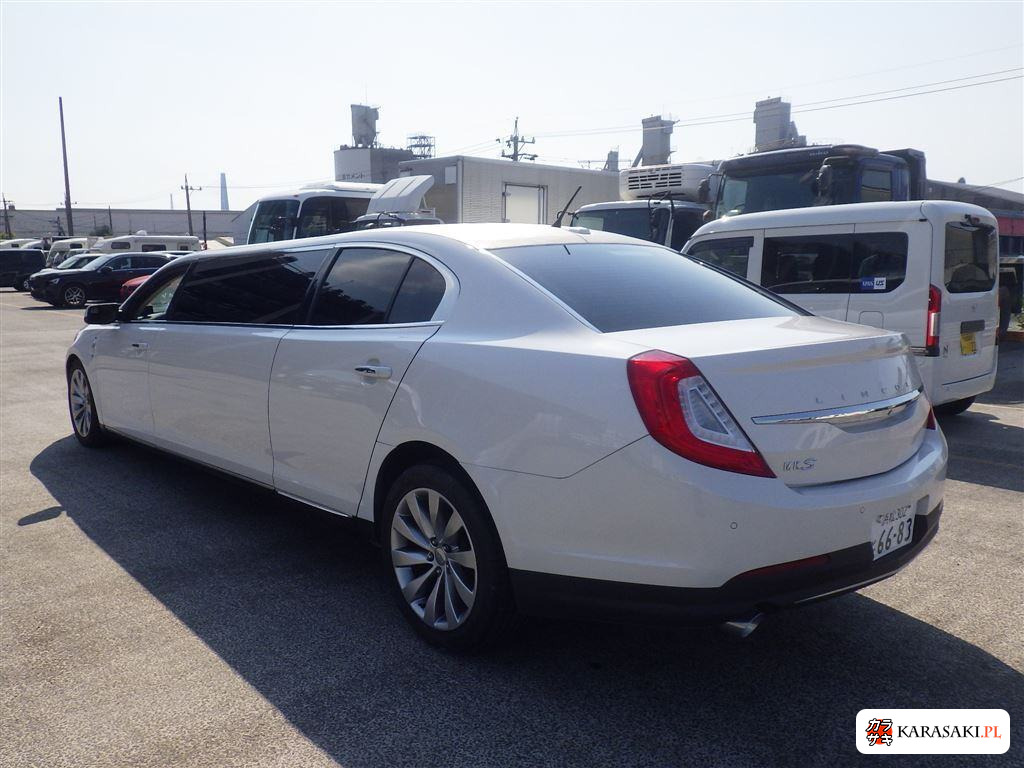 2017 Lincoln MKS 2