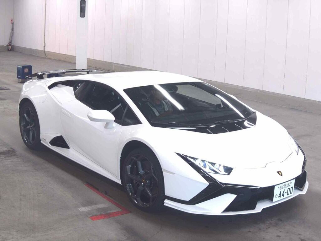 Lamborghini ZFDGFB 2023 z aukcji japońskiej