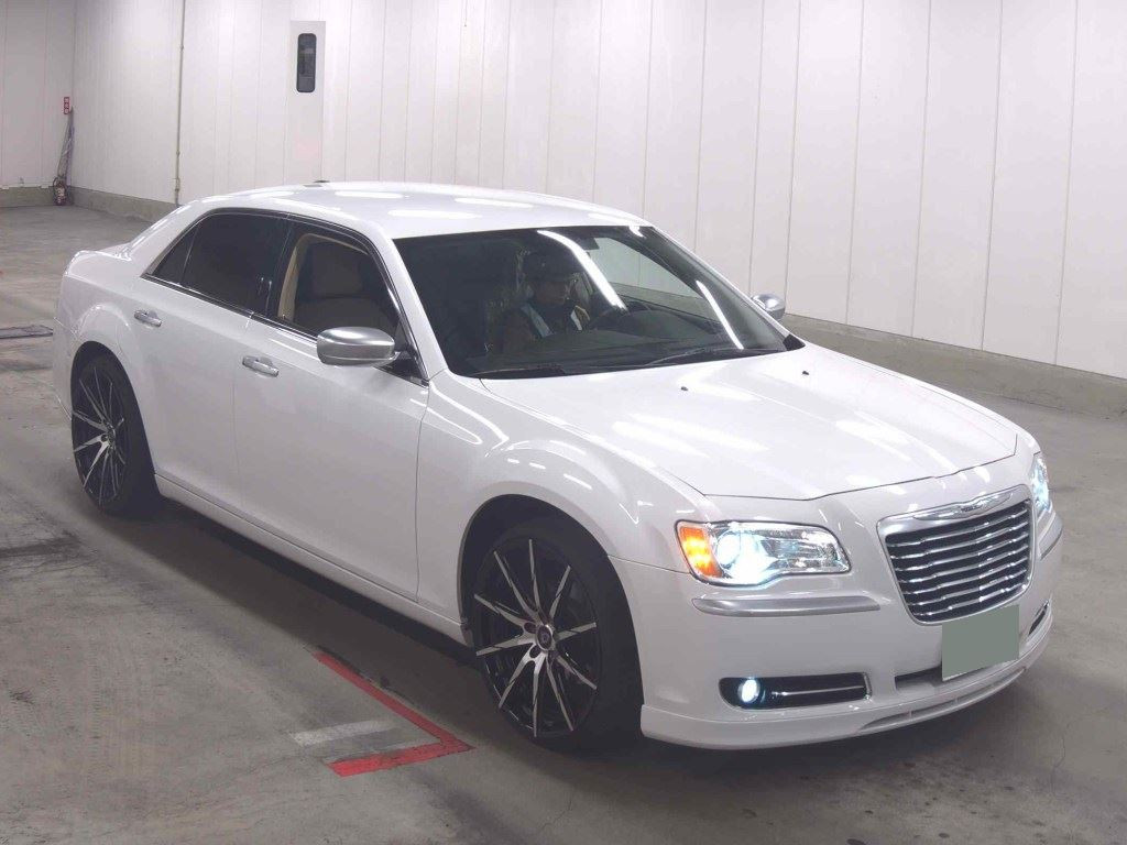 Chrysler 300 2014 z aukcji japońskiej