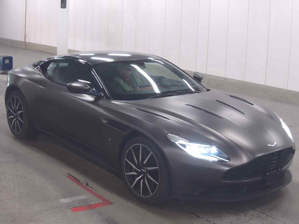 Aston Martin DB11 2017 z aukcji japońskiej