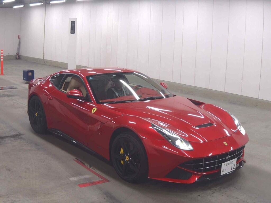 Ferrari F12 Berlinetta 2015 z aukcji japońskiej
