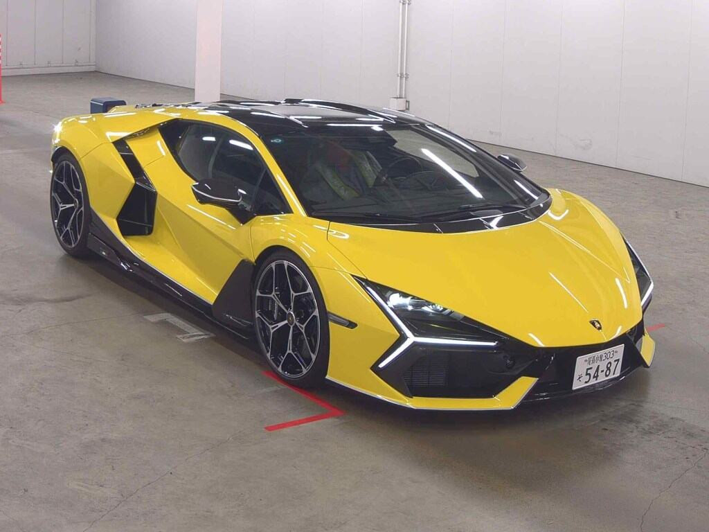Lamborghini Revuelto 2025 z aukcji japońskiej