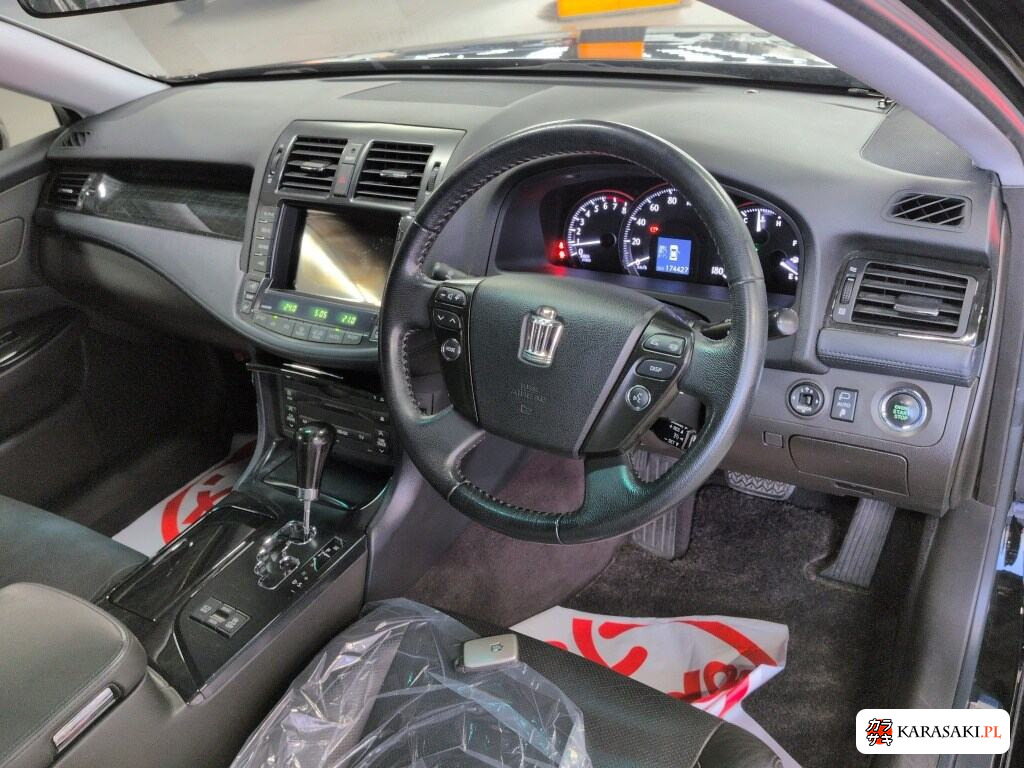 Toyota Crown 2009 z aukcji japońskiej