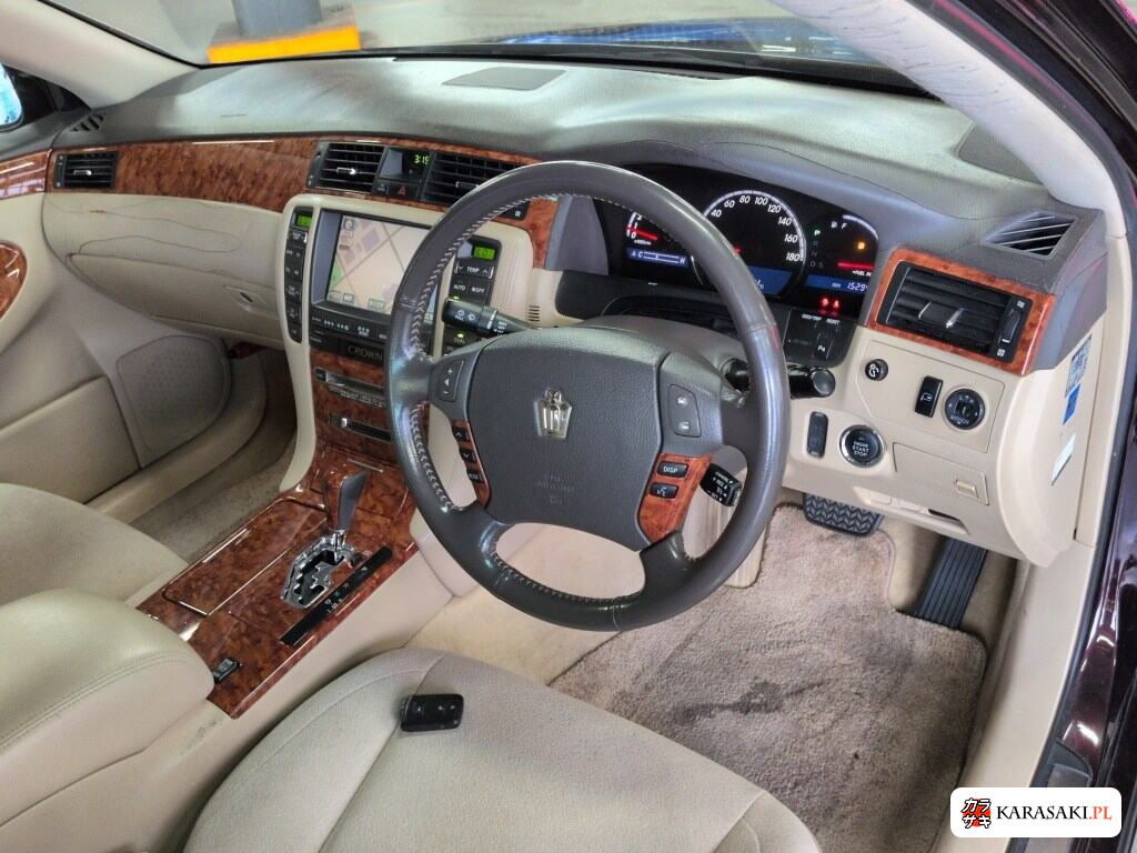 Toyota Crown 2005 z aukcji japońskiej