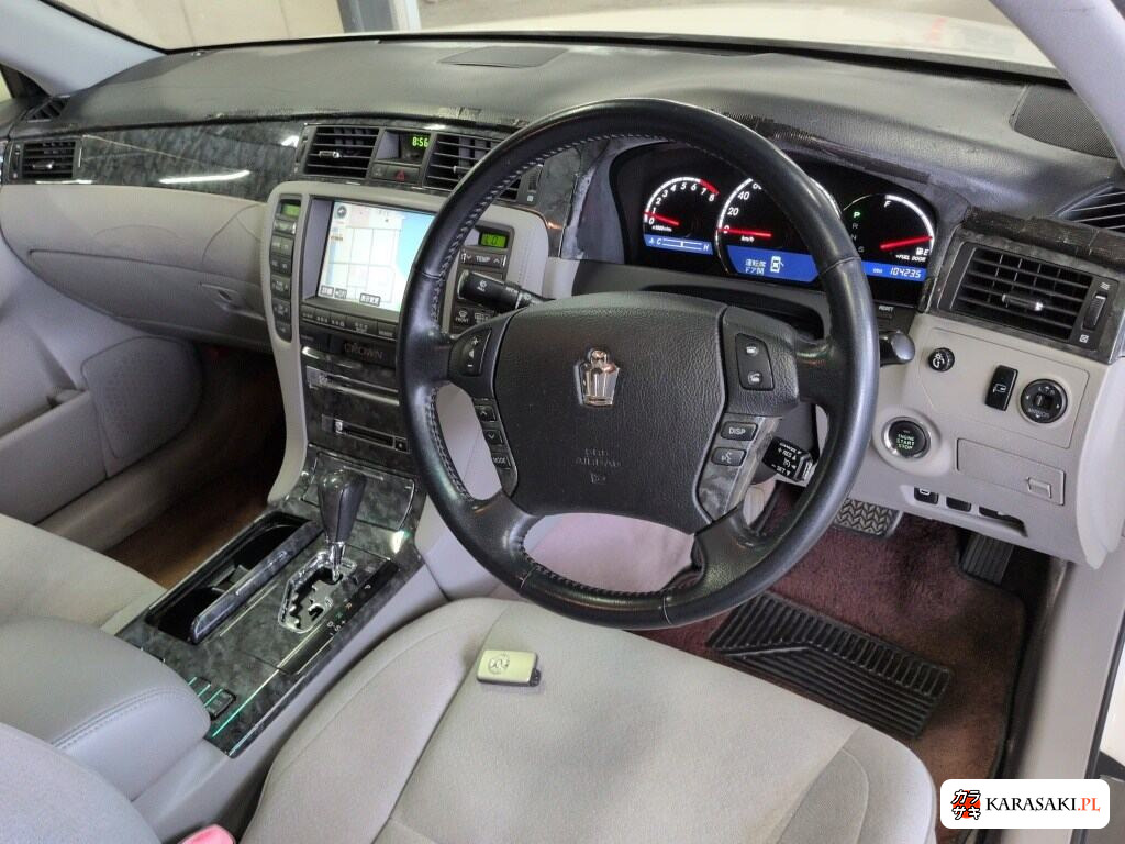 Toyota Crown 2006 z aukcji japońskiej