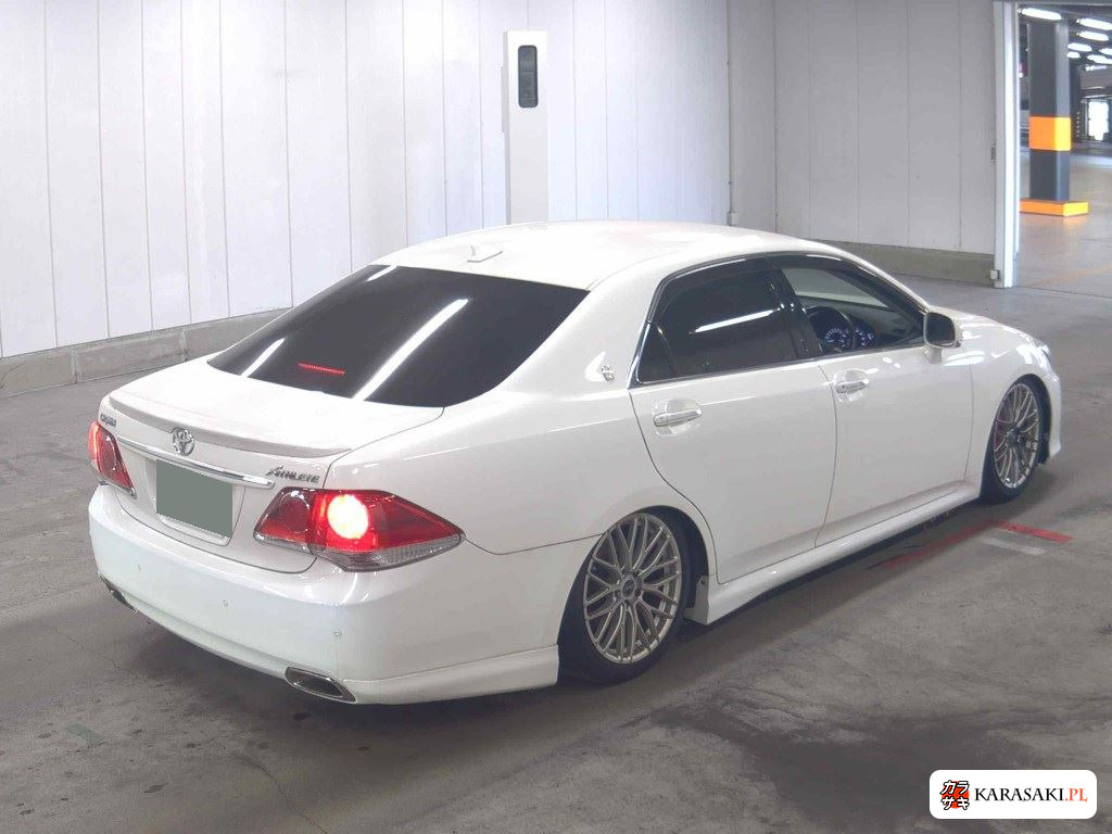 Toyota Crown 2011 z aukcji japońskiej