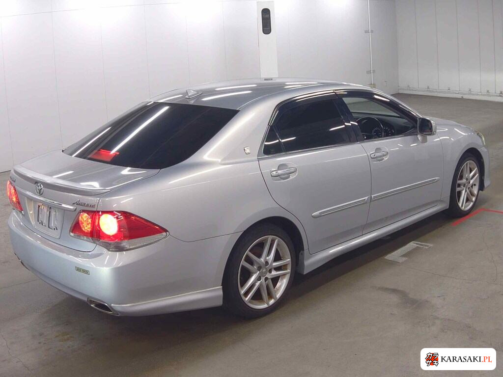Toyota Crown 2010 z aukcji japońskiej