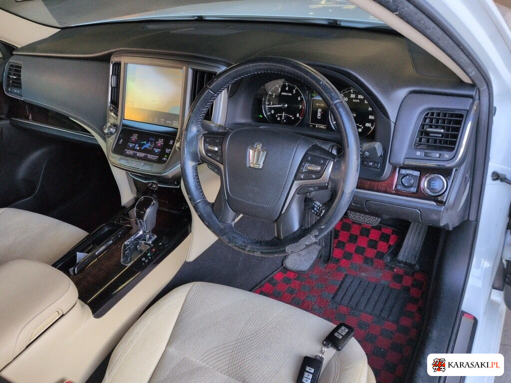 Toyota Crown 2016 z aukcji japońskiej