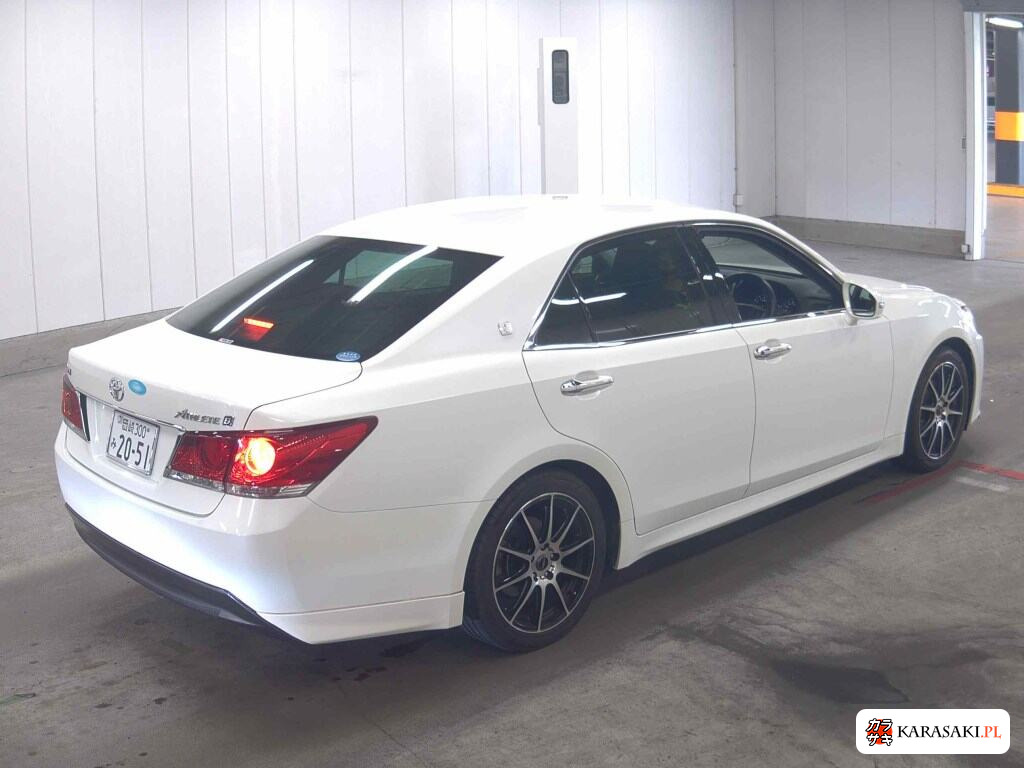 Toyota Crown 2015 z aukcji japońskiej