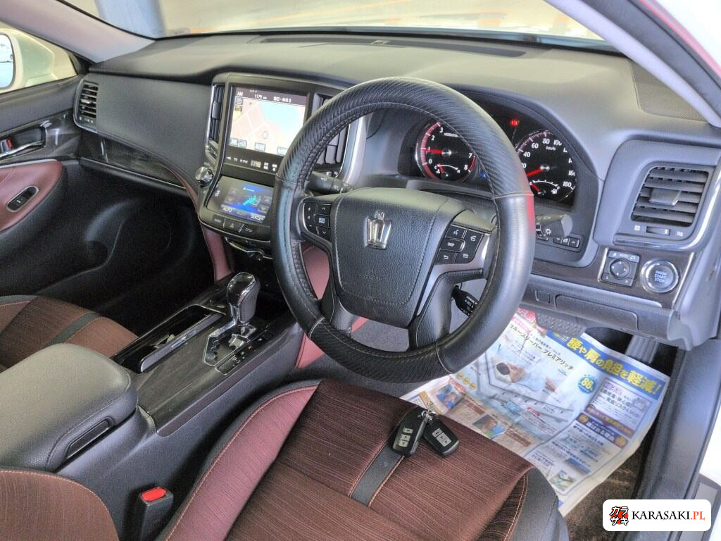 Toyota Crown 2015 z aukcji japońskiej
