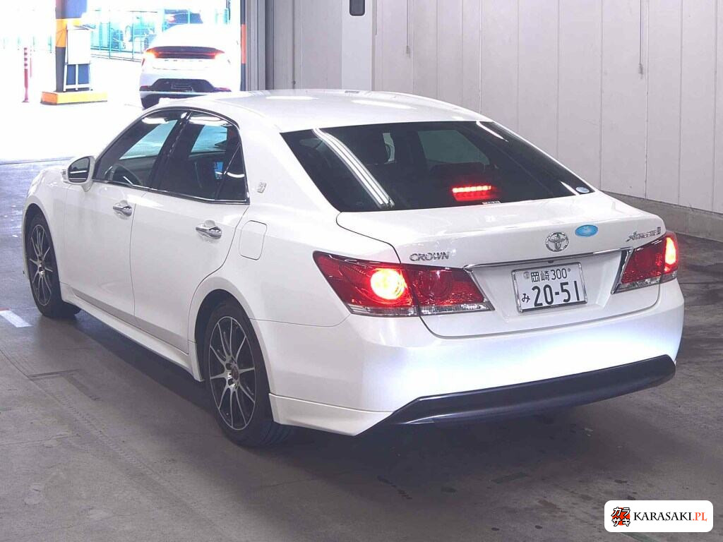 Toyota Crown 2015 z aukcji japońskiej
