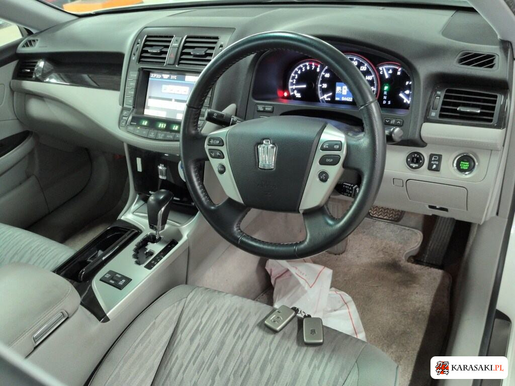 Toyota Crown 2010 z aukcji japońskiej