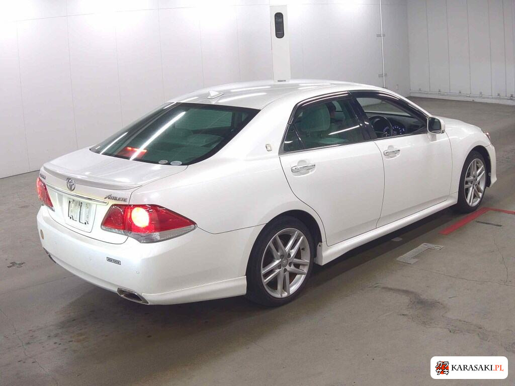 Toyota Crown 2010 z aukcji japońskiej