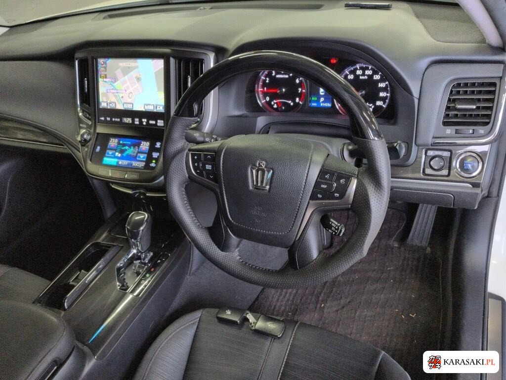 Toyota Crown 2015 z aukcji japońskiej