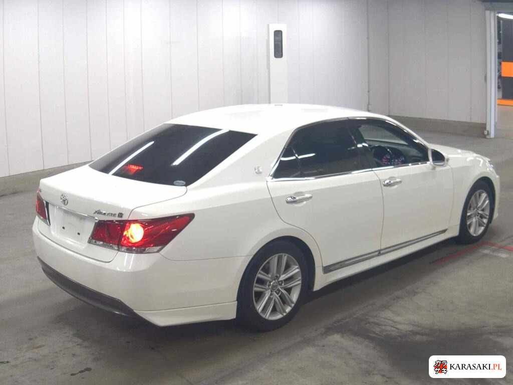 Toyota Crown 2015 z aukcji japońskiej