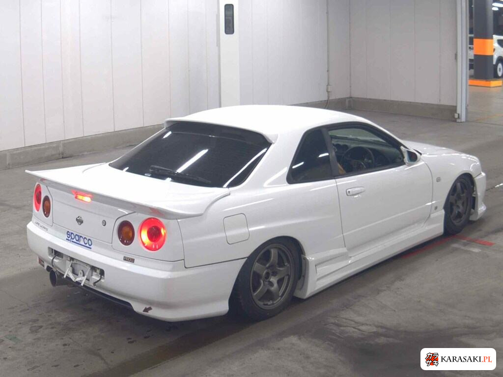 Nissan Skyline 2000 z aukcji japońskiej