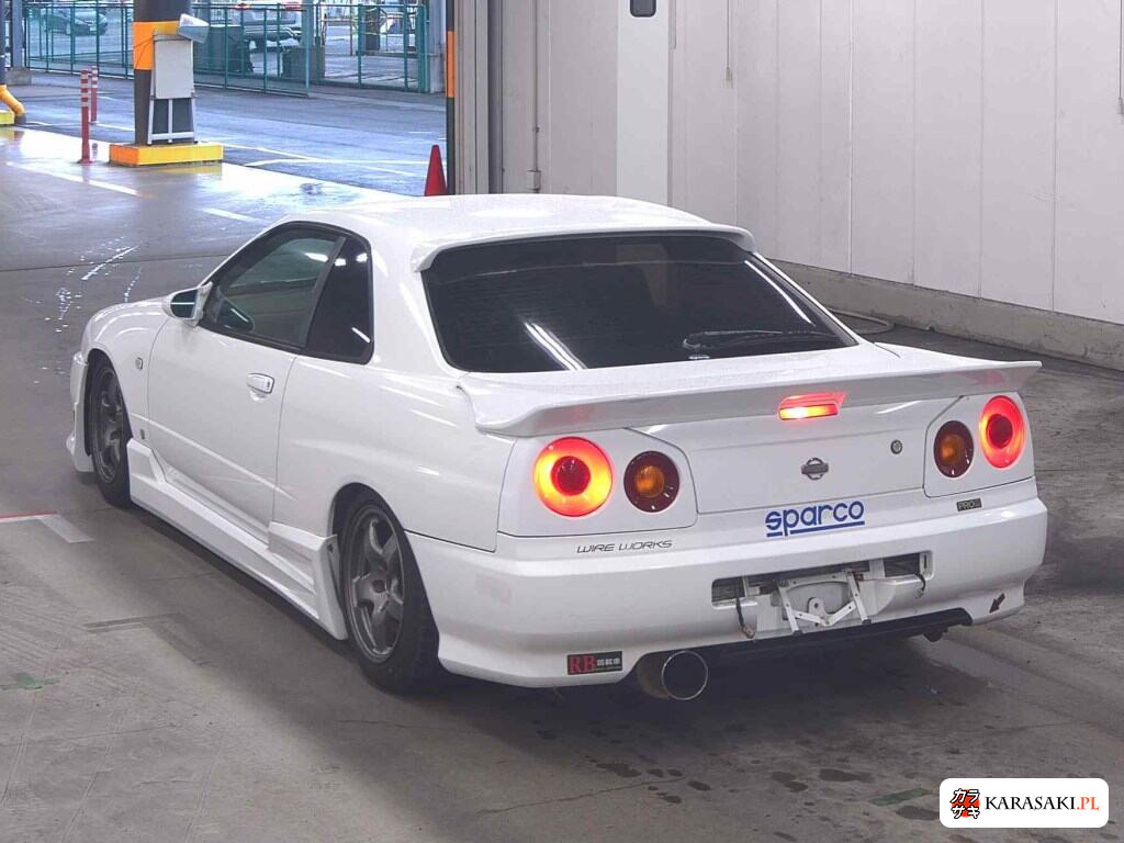 Nissan Skyline 2000 z aukcji japońskiej