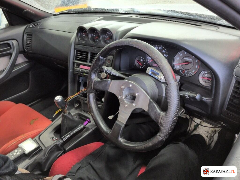 Nissan Skyline 2000 z aukcji japońskiej