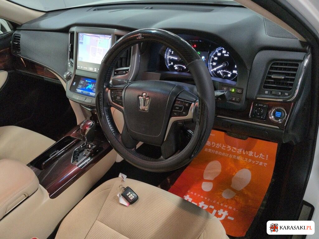 Toyota Crown 2013 z aukcji japońskiej
