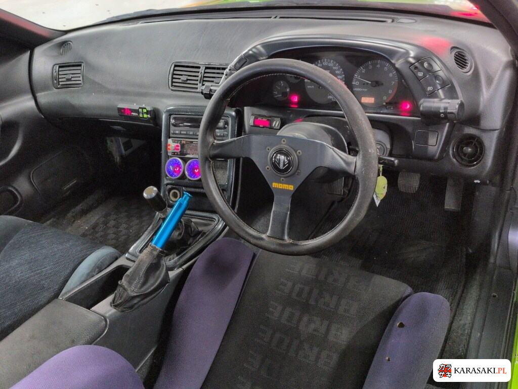 Nissan Skyline 1992 z aukcji japońskiej