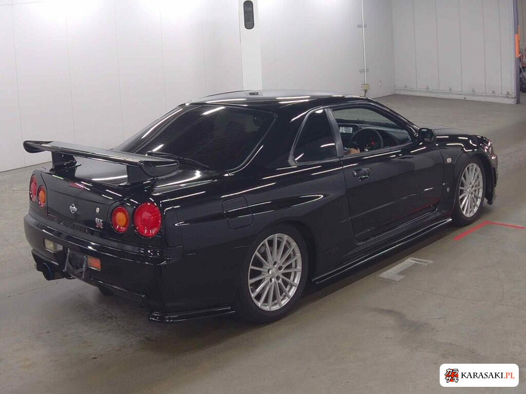Nissan Skyline 2000 z aukcji japońskiej